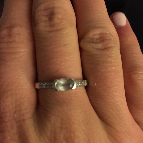 Sterling and aquamarine ring - Picture 2 of 3